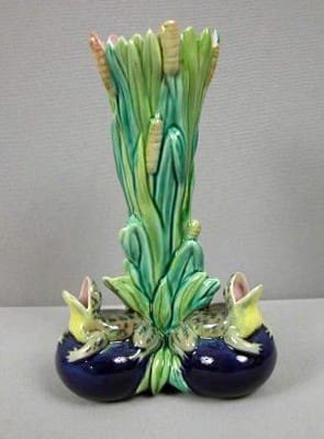 Frog and bulrush vase