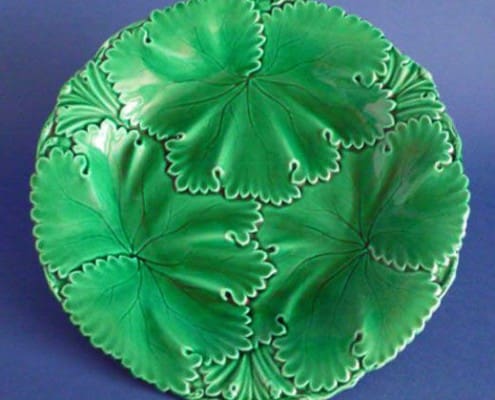 Green majolica leaf plate