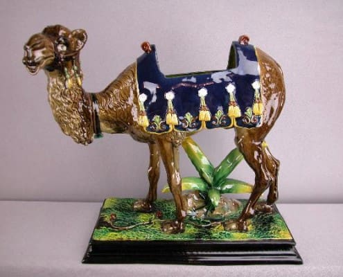 Schiller-majolica-camel-planter