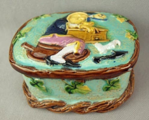 Schiller-majolica-coffee-grinder-match-box