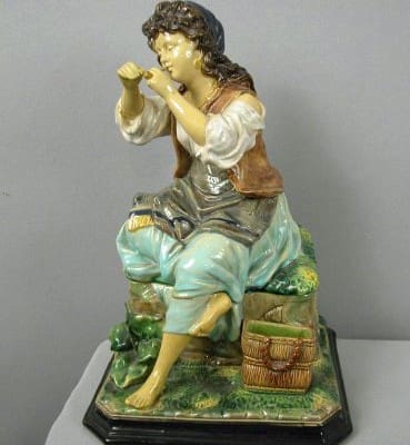 Schiller-majolica-figural-lady-with-cigar-humidor
