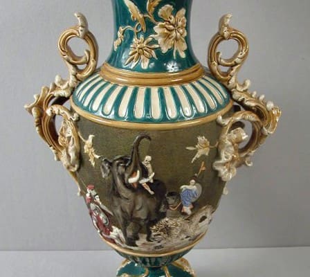 Schiller-majolica-monumental-palace-urn